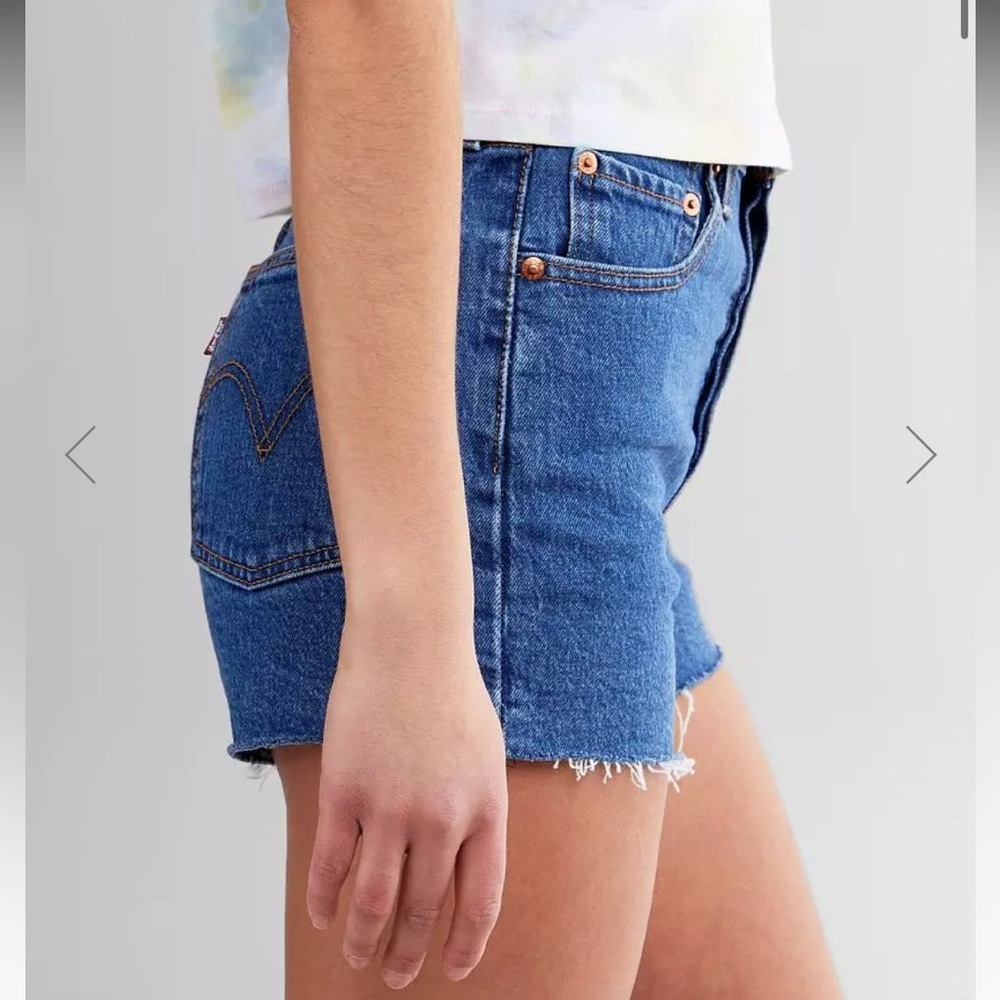 NWT Levi’s Ribcage Shorts - Picture 3 of 12